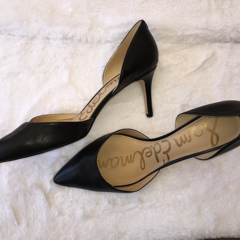 Smooth Navy D'Orsay Heels in Size 13M